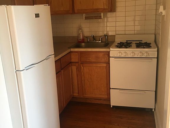 2nd image of 3121 N Hamlin Ave APT 3I