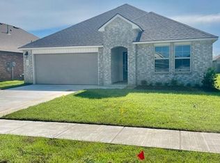 103 Abbeywood Ct, Youngsville, LA 70592
