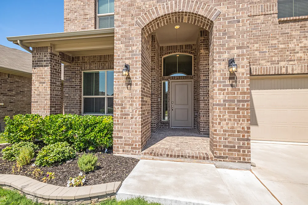 4 bed, 3.5 bath, 2820 sqft, $3,100 — Photo 2