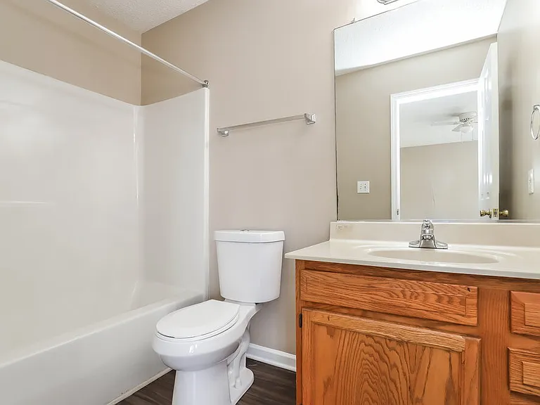 330 W Holt St — Photo 12