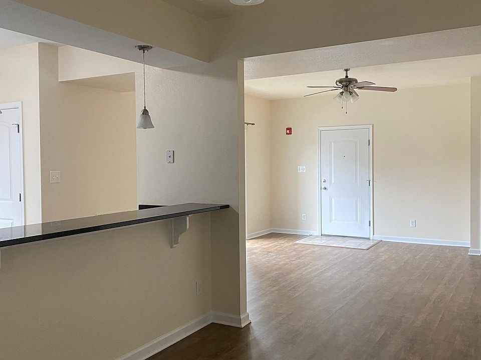 Dining area and bar