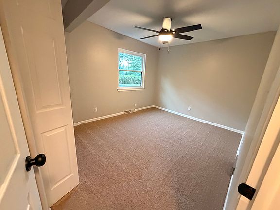 4th image of 2850 Sourek Rd