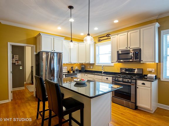 4th image of 3632 N Damen Ave #2N