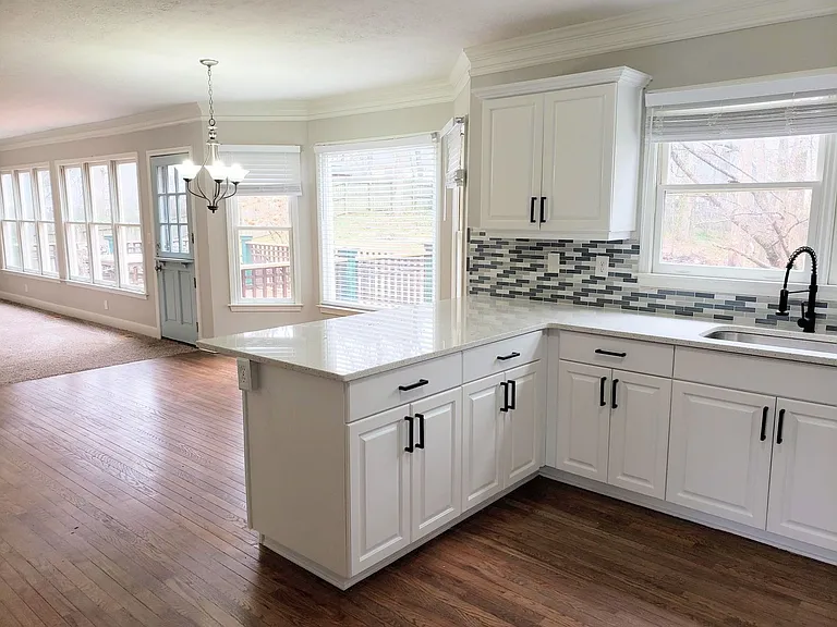 1352 Hearthstone Way NW — Photo 9