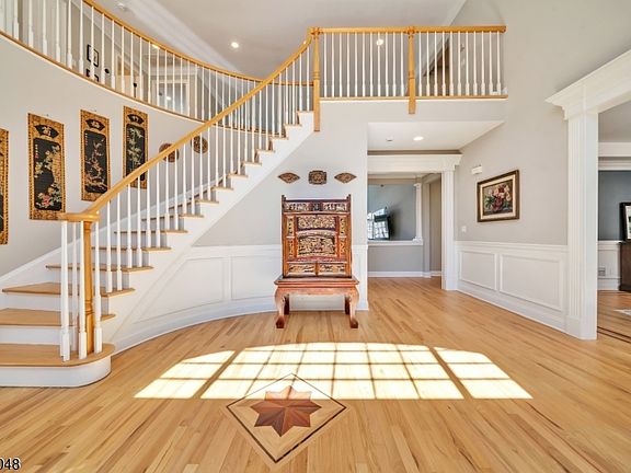 3rd image of 42 Calais Rd