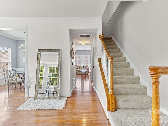 4th image of 9775 Mallard Glen Dr