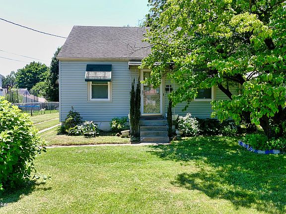 2nd image of 1222 W Woodlawn Ave