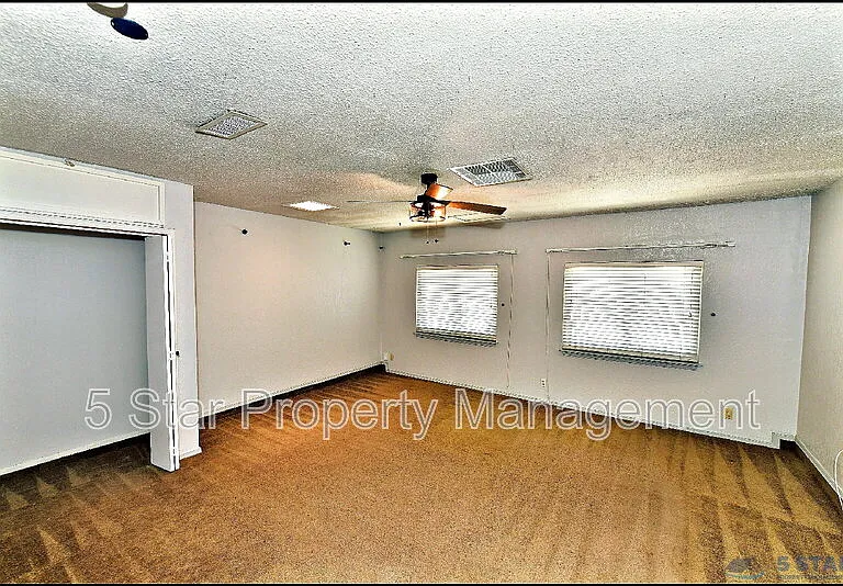 10117 Mercedes St — Photo 22