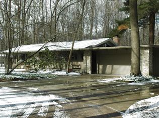 16 Snowfield Ct, Midland, MI 48640