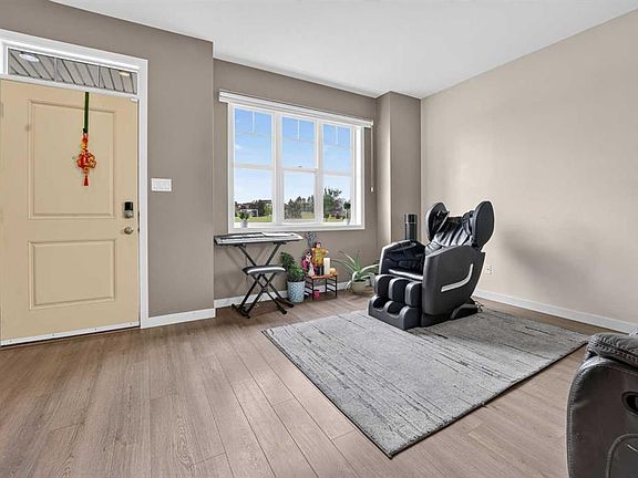 2nd image of 274 E Mildred Dobbs Blvd N