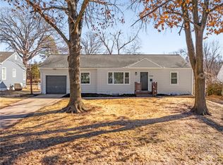 5535 Rosewood St, Roeland Park, KS 66205