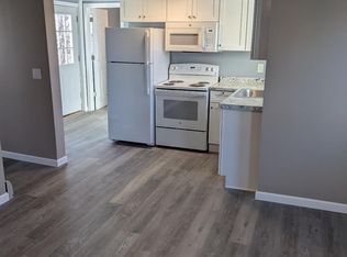 24 School St APT D, Jewett City, CT 06351