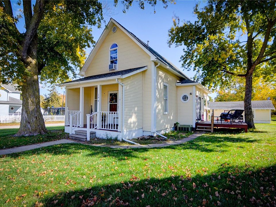 194 N Main St, Warrensburg, IL 62573 Zillow