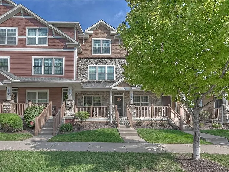 2804 Lake Ave — Photo 1