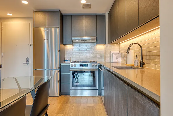 Rented by Sky View Parc Sales LLC | media 12