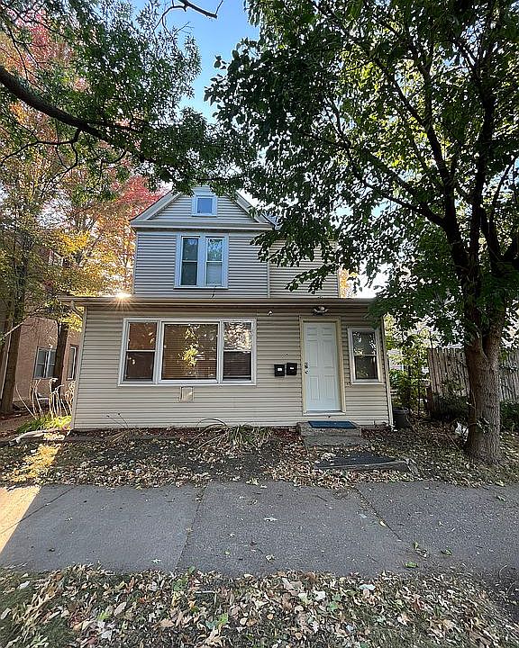 1st image of 3016 Harriet Ave