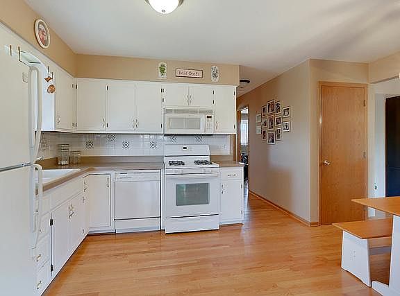 5th image of 17915 California Ct #49