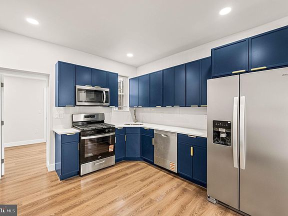 4th image of 2131 E Monmouth St