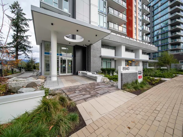 8940 University Cres #207, Burnaby, BC V5A 0E1