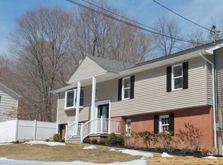 8 Florence Dr, Mahopac, NY 10541