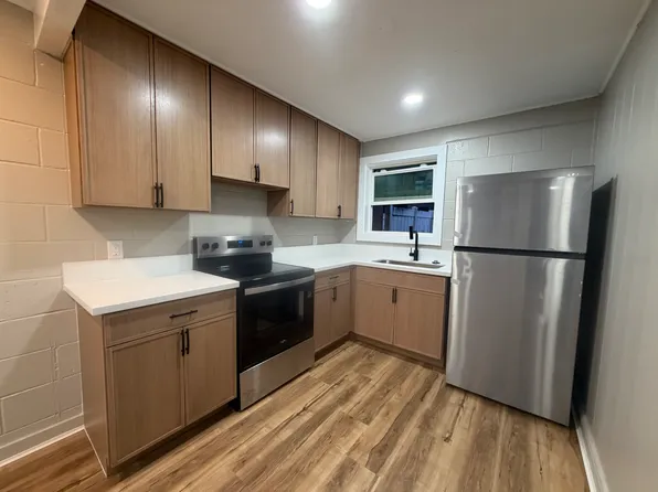 264 California Ave APT 4, Wahiawa, HI 96786