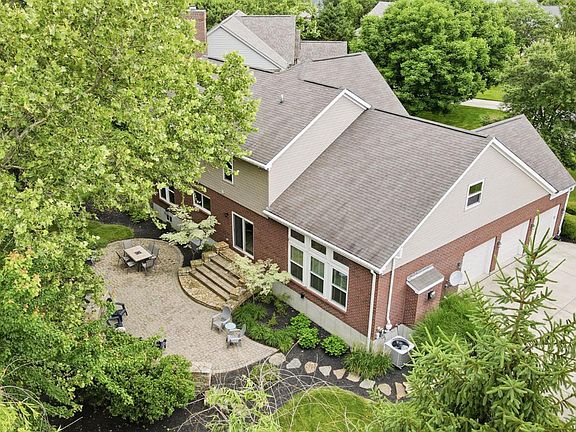 3rd image of 6879 Stonehedge Cir