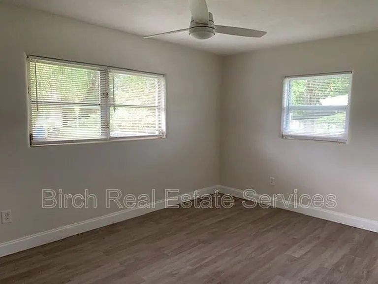 1406 Lemon St — Photo 9