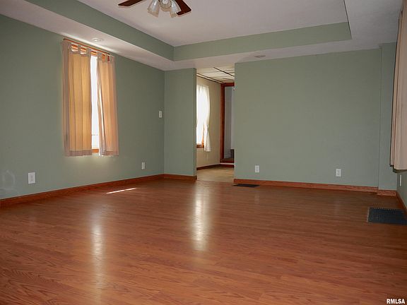 4th image of 319 N 2nd St