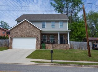 807 Willow Dr, Maryville, TN 37803