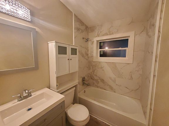 2nd image of 1415 Noble Pl