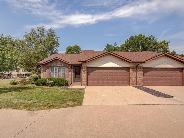 15 Eaglecrest Ct #15, Columbia, IL 62236