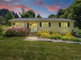 23 Diamond Dr, Newtown, CT 06470