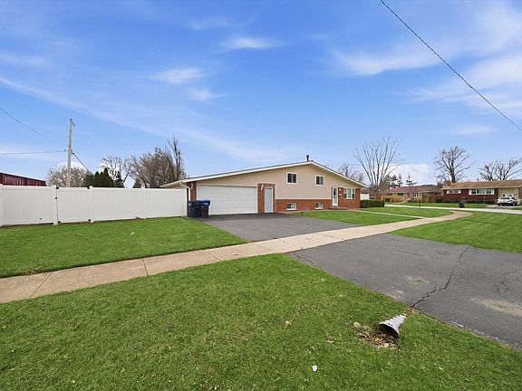 3rd image of 10725 S Rutherford Ave