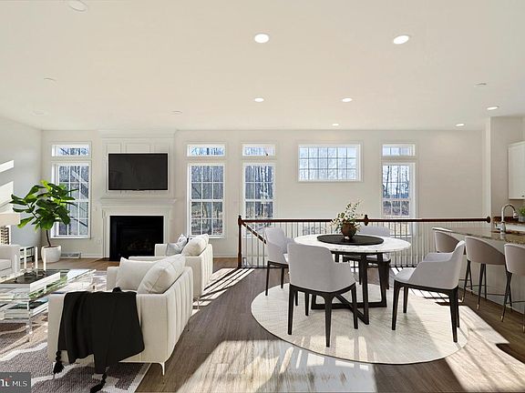 5th image of 296 Robbins Rd