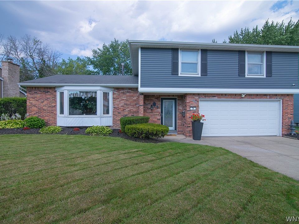 1st image of 74 Foxpoint Dr W