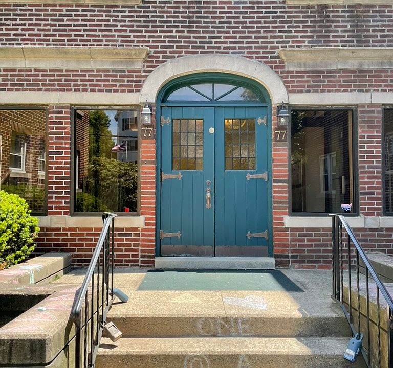 1st image of 77 Glenbrook Rd APT 106