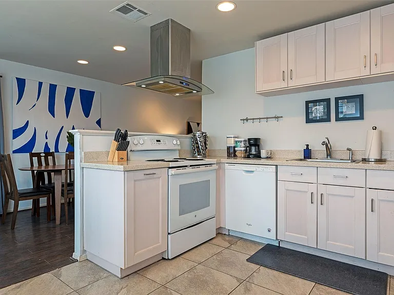 3314 Greenbriar St — Photo 5