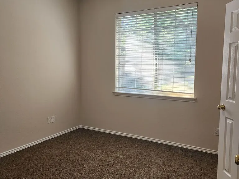 200 Sutterville Cv — Photo 17
