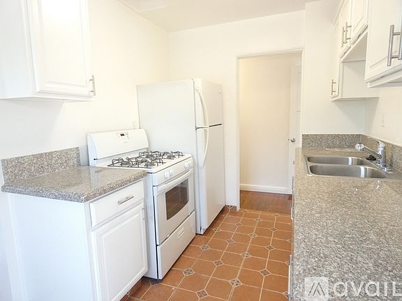 5th image of 1240 N Orange Grove Ave #1246-2