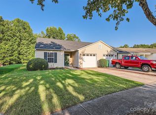 6451 Ziegler Ln, Charlotte, NC 28269