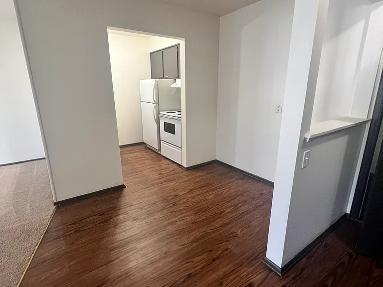 931 Old Marion Rd NE #106 — Photo 9