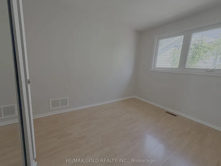 166 Harmony Rd S — Photo 14