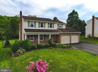 10 Eastbrooke Dr, Ephrata, PA 17522