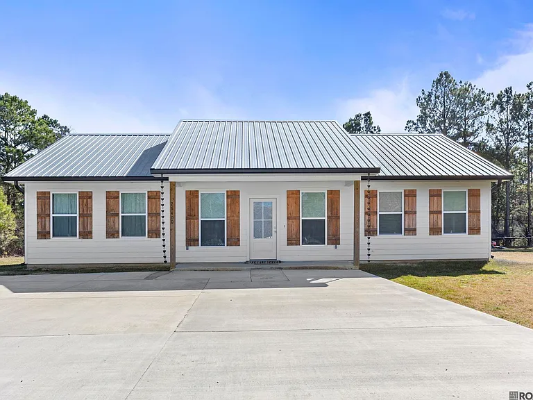 26400 Ponchatoula Dr — Photo 1