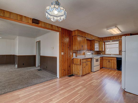 5th image of 136 Shady Oaks Dr