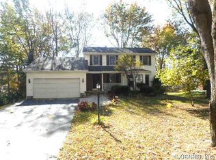 2 Towpath Trl, Rochester, NY 14624