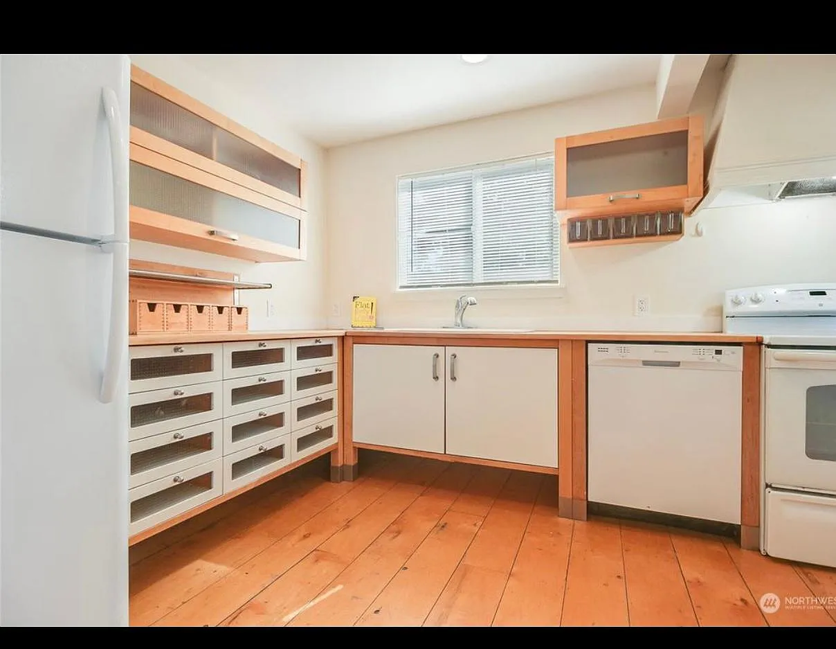 2 bed, 873 sqft, $2,000 — Photo 3