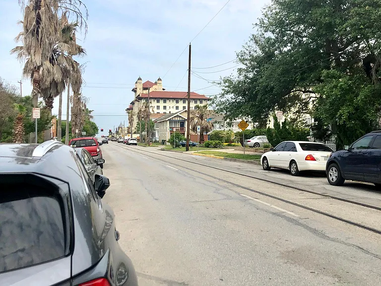Avenue P — Photo 10