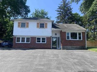 2 Village Dr, Saugerties, NY 12477