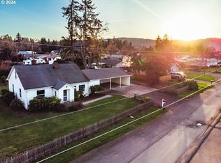 1237 Bryant Ave, Cottage Grove, OR 97424